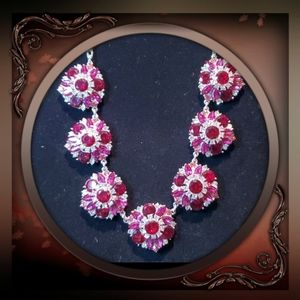 NWT  Flower necklace. Pink, red& white